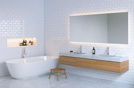Интерьер ванной комнаты с белыми стенами
