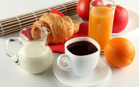Завтрак, молоком, круасан, апельсиновый сок, напиток кофе картинки