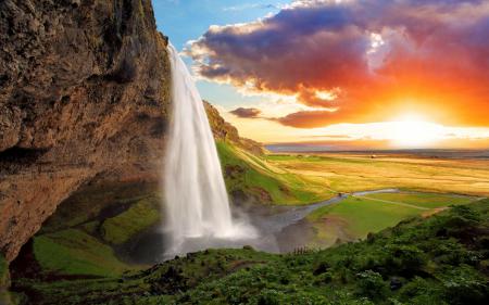Обои на телефон природа водопад Сельяландсфосс в Исландии