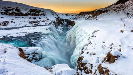 Обои на айфон водопад замерзший у берегов Исландии